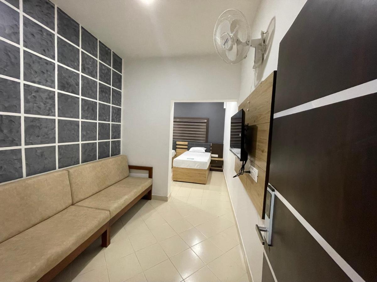 Hotel Pmr Grandays Malappuram Exterior foto